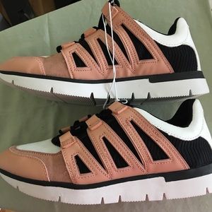 A NEW DAY NWOT pink/white tennis shoes size 7!
